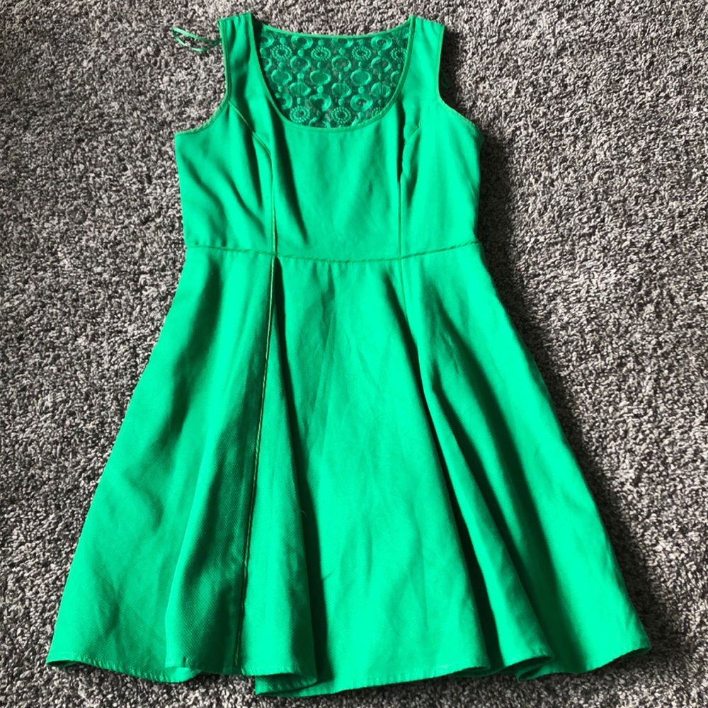 Stunning Emerald Jessica Simpson Dress
